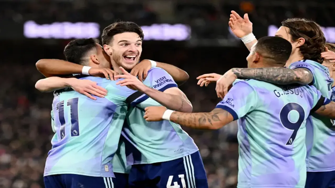 صدام مرتقب.. موعد مباراة آرسنال وليدز يونايتد والقنوات الناقلة في الدوري الإنجليزي